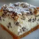 Delicious creamy cannoli cheesecake bars with a rich texture and classic flavors.